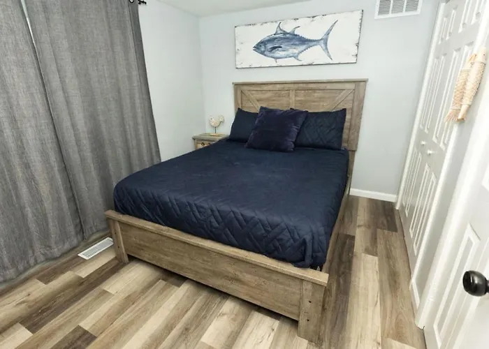 Waterfront 2br Nautical On Grass Hot Tub Firepit Year Round Fun Chácara *